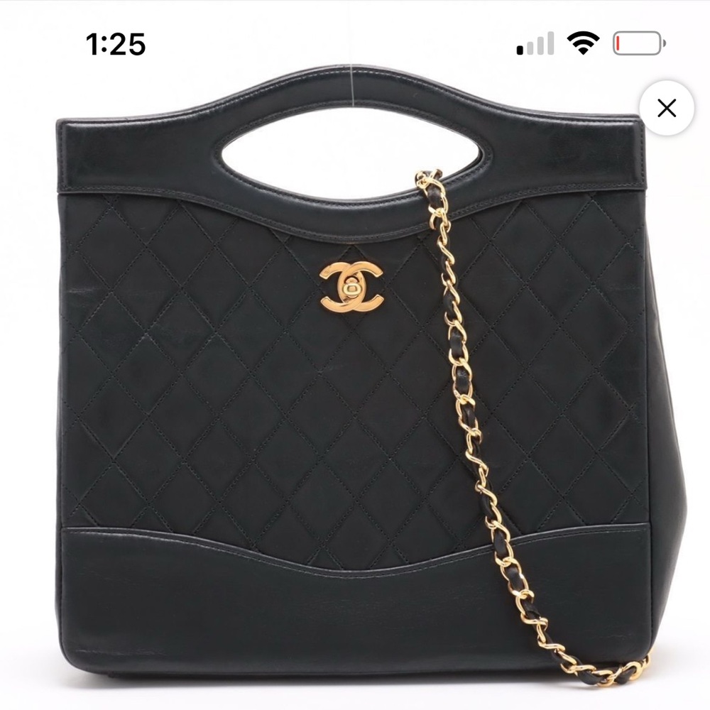 Chanel Black Quilted Shoulder Bag with Gold Chain